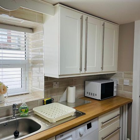 Haven House Apartment Лъндъндери Екстериор снимка