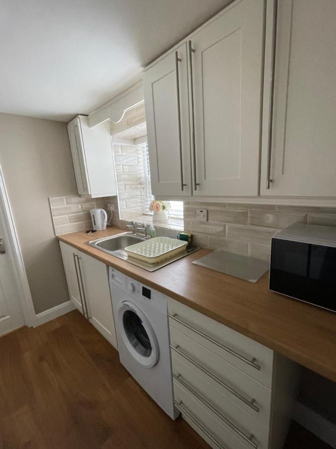 Haven House Apartment Лъндъндери Екстериор снимка