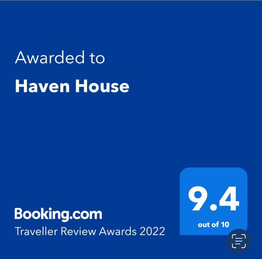 Haven House Apartment Лъндъндери Екстериор снимка